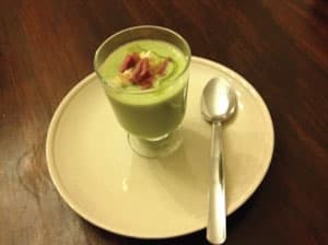 veloute de fêve et brocolis